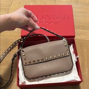 VALENTINO ROCKSTUD GRAINY CALFSKIN POUCH